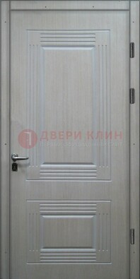 Белая металлическая дверь с МДФ ДМ-128 в Волоколамске