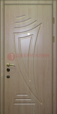Светлая железная дверь с МДФ ДМ-153 в Волоколамске