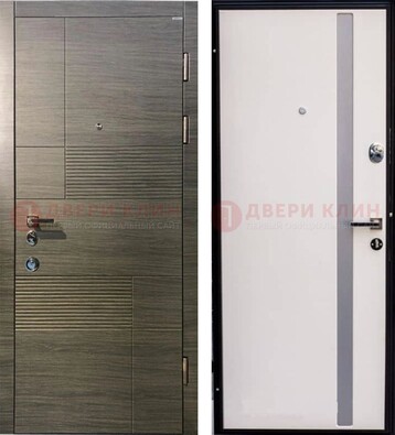 Стальная белая дверь c МДФ с молдингами ДМ-266 в Волоколамске