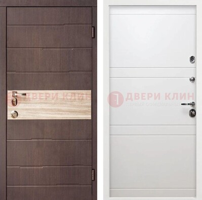Коричневая стальная дверь с филенчатой МДФ в Белом цвете ДМ-306 в Ульяновске