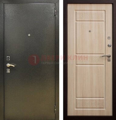 Железная темно-серая дверь с порошковым напылением и МДФ с резьбой ДП-276 в Волоколамске