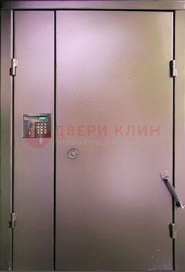 Коричневая стальная дверь в подъезд ДПД-1 в Волоколамске
