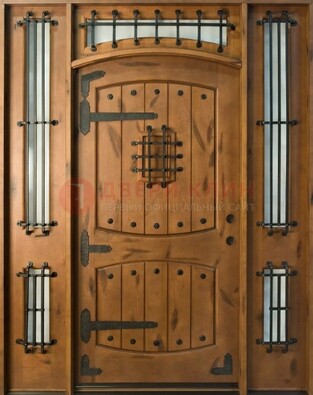 Железная парадная дверь с металлическими вставками ДПР-68 в коттедж в Волоколамске
