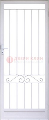 Белая стальная решетчатая дверь с волютами ДР-30 в Волоколамске