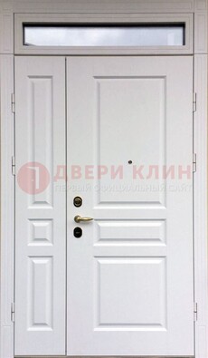 Белая двухстворчатая металлическая дверь со стеклом ДС-63 в Волоколамске