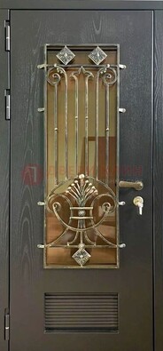 Одностворчатая железная дверь со стеклом и ковкой для дома ДСК-101 в Волоколамске