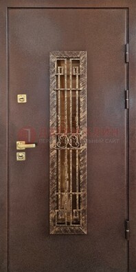 Металлическая дверь с порошковым напылением со стеклом и ковкой ДСК-110 в Волоколамске
