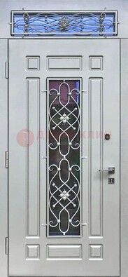 Белая железная дверь со стеклом и ковкой с верхней фрамугой ДСК-112 в Волоколамске
