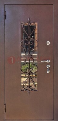 Коричневая железная дверь Порошок со стеклом и ковкой ДСК-219 в Санкт-Петербурге