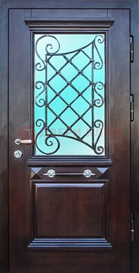 Коттеджная металлическая дверь со стеклом и ковкой ДСК-57 в Можайске