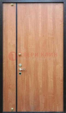 Светлая тамбурная дверь ДТМ-29 в Волоколамске