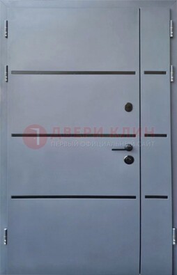Серая металлическая тамбурная дверь с молдингами ДТМ-42 в Волоколамске