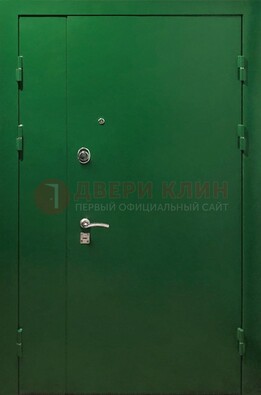 Зеленая распашная тамбурная дверь Порошок ДТМ-47 в Волоколамске