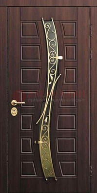 Уличная темная филенчатая дверь с виноритом и МДФ Итальянский орех ДВТ-142 в Волоколамске
