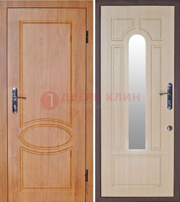 Светлая железная дверь с зеркалом ДЗ-24 в Волоколамске