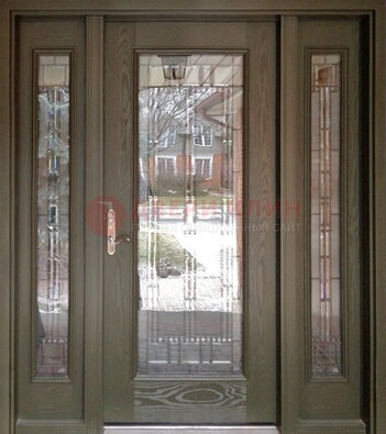 Коричневая стальная дверь с массивом дуба с витражом ВЖ-16 в Волоколамске